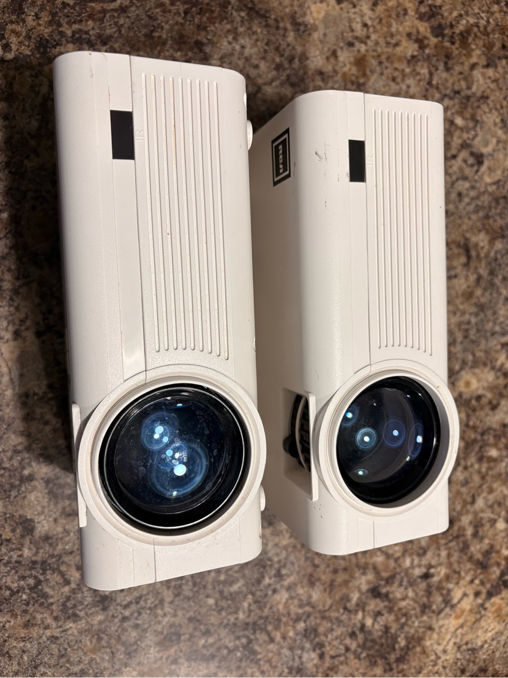 UNTESTED White Portable Projector - Compact LED Multimedia Projector - Picture 5 of 6
